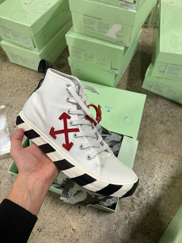 Off-White Mid Top Vulcanzied Sneaker Canvas White Red