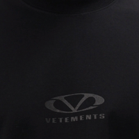 Vetements Oval V Logo T-shirt